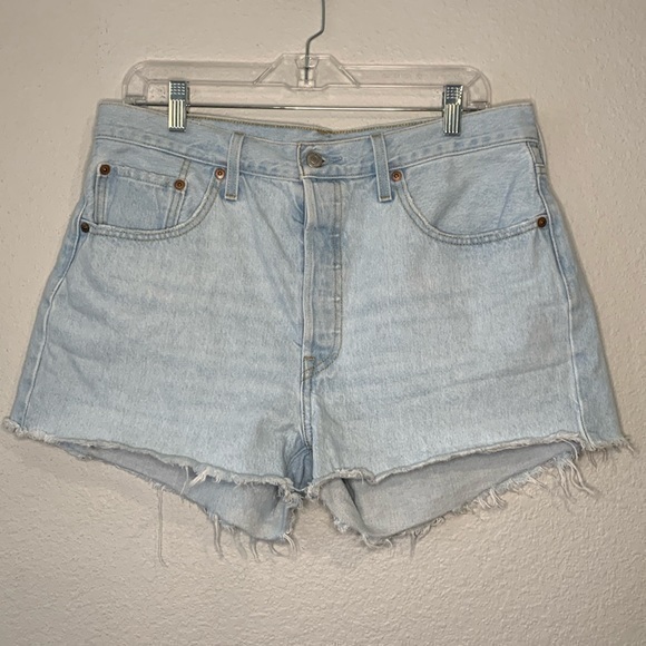 Levi’s 501 button fly cotton denim raw hem shorts high rise 32 - Picture 1 of 12
